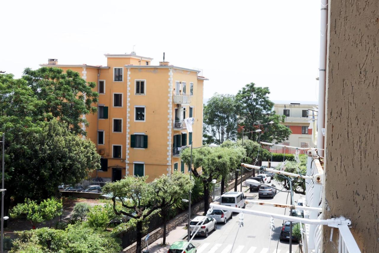Bright Apartment Near The Sea With Parking ساليرنو المظهر الخارجي الصورة