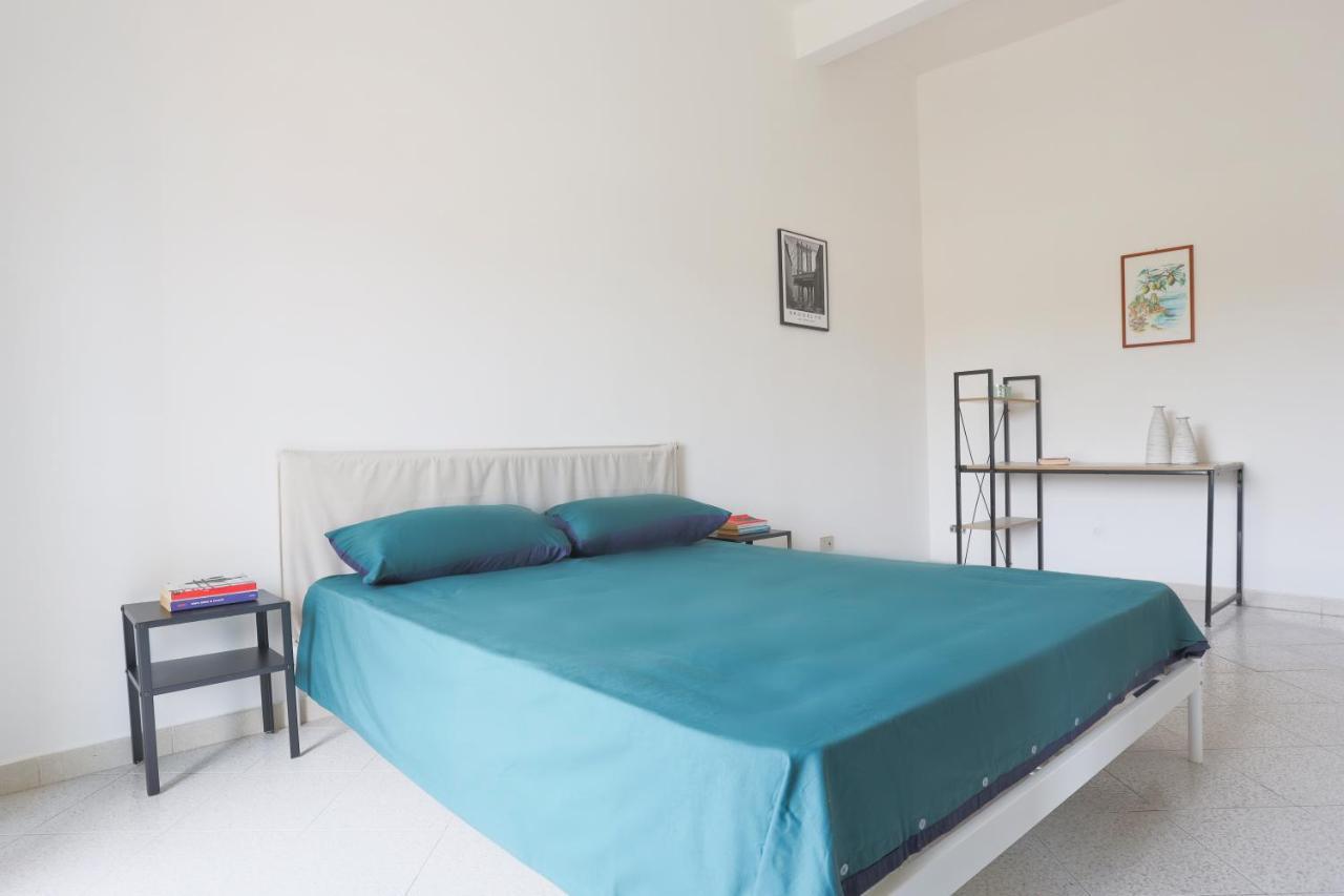 Bright Apartment Near The Sea With Parking ساليرنو المظهر الخارجي الصورة