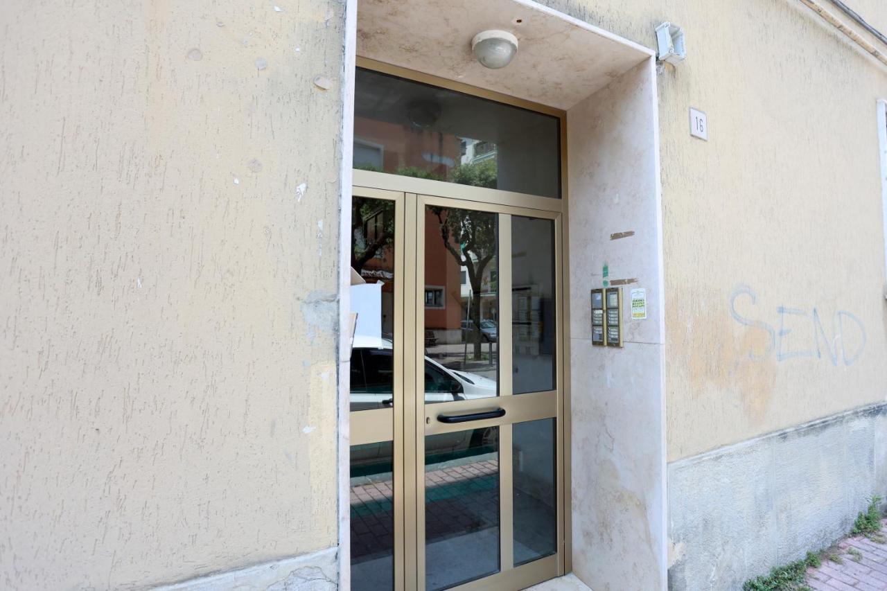 Bright Apartment Near The Sea With Parking ساليرنو المظهر الخارجي الصورة