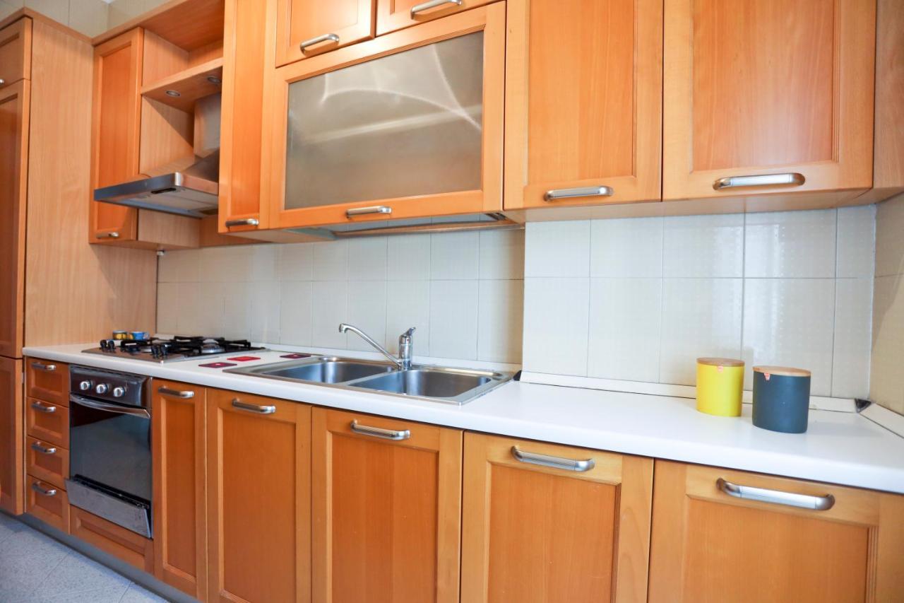 Bright Apartment Near The Sea With Parking ساليرنو المظهر الخارجي الصورة