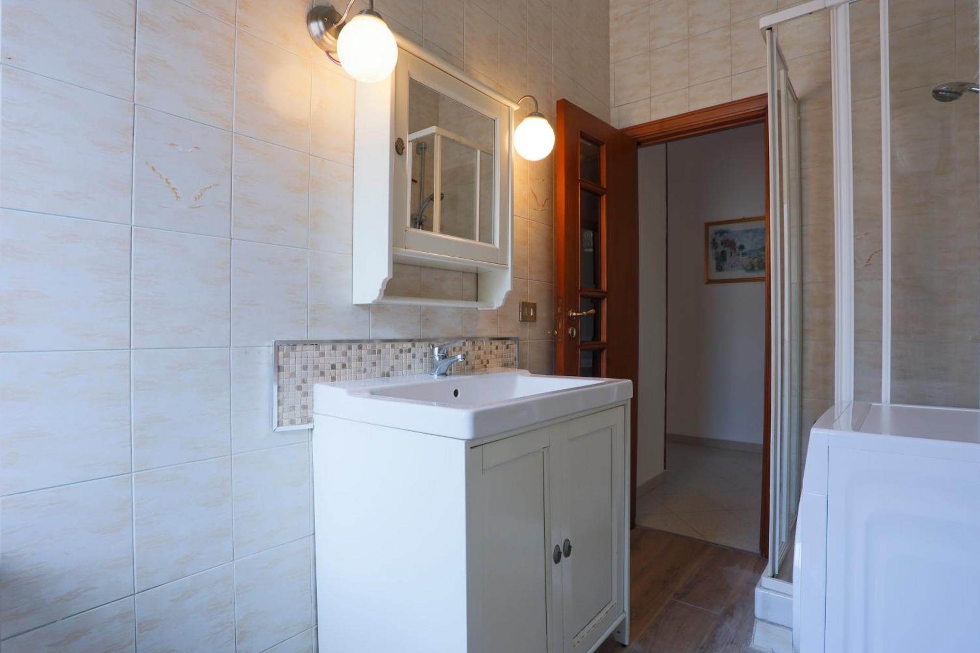 Bright Apartment Near The Sea With Parking ساليرنو المظهر الخارجي الصورة