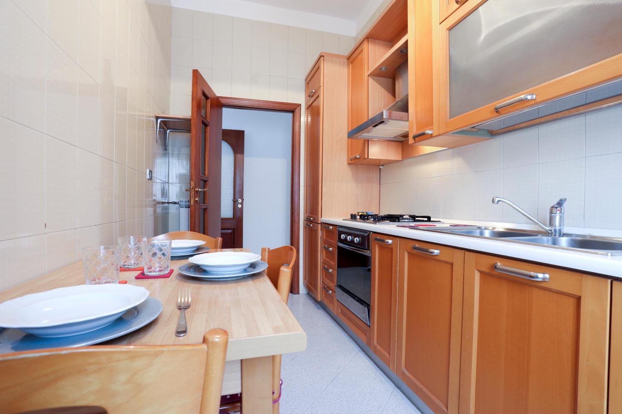Bright Apartment Near The Sea With Parking ساليرنو المظهر الخارجي الصورة